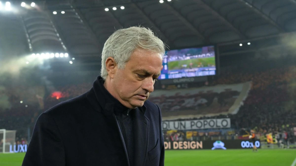 Mourinho rời AS Roma ngay lập tức sau khi bị sa thải