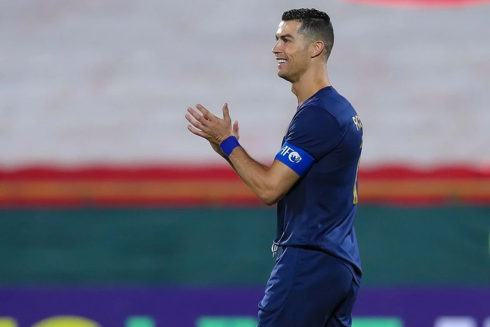 Cristiano Ronaldo hiện nay đang là cầu thủ ghi nhiều bàn thắng nhất thế giới trong lịch sử bóng đá